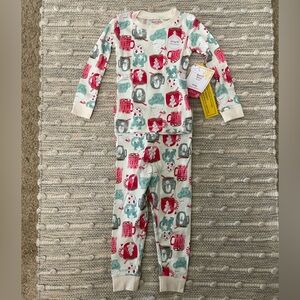 Two piece holiday pajamas burts bees!